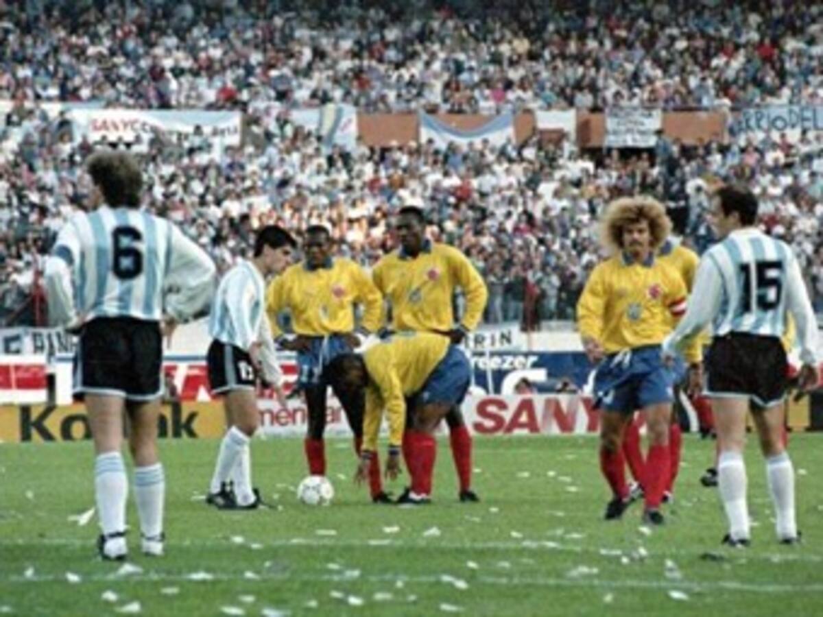 Mintrabajo firma memorando que beneficia a "viejas glorias del fútbol"