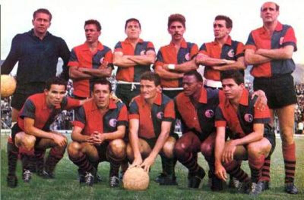 DEPORTIVO CUCUTA 1964ARRIBA IZQ-DER: Solis, Mario Sanclemente, Carlos Sas, Pignarelli, Omar Ives Ayala y Julio Brucessi. ABAJO MISMO ORDEN: Gilberto Ramírez, Luis Rojas, José Verdún, Guillermo Pedra, “Maestrico” Rincón.