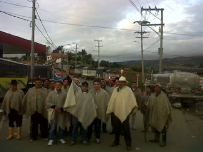 Concentración de campesinos en Usme impide ingreso de alimentos a Bogotá
