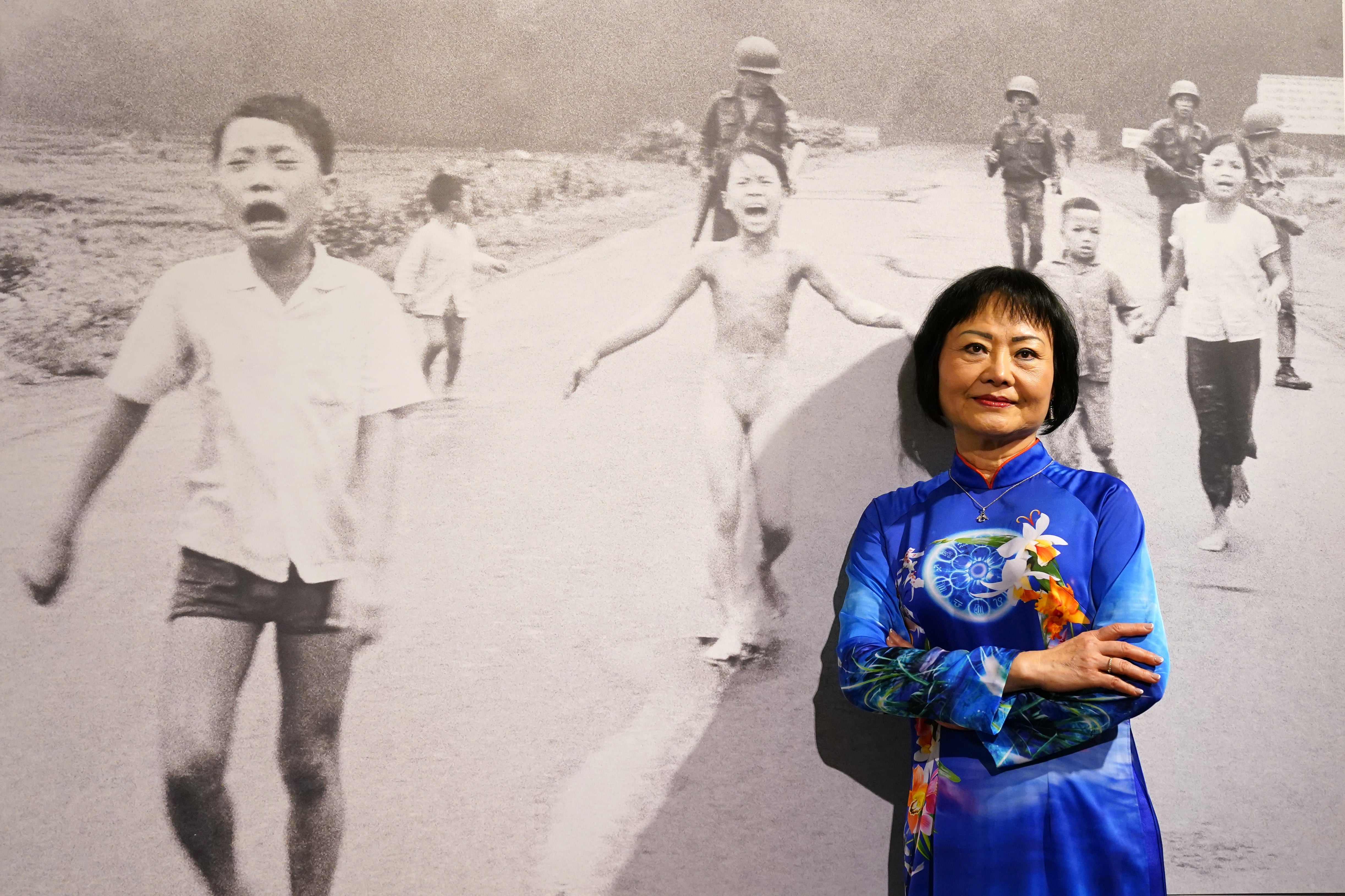 Kim Phuc atiende a la prensa en la exhibición "From Hell to Hollywood" en Milán, Italia, el pasado 05 de mayo de 2022. (Photo by Pier Marco Tacca/Getty Images)