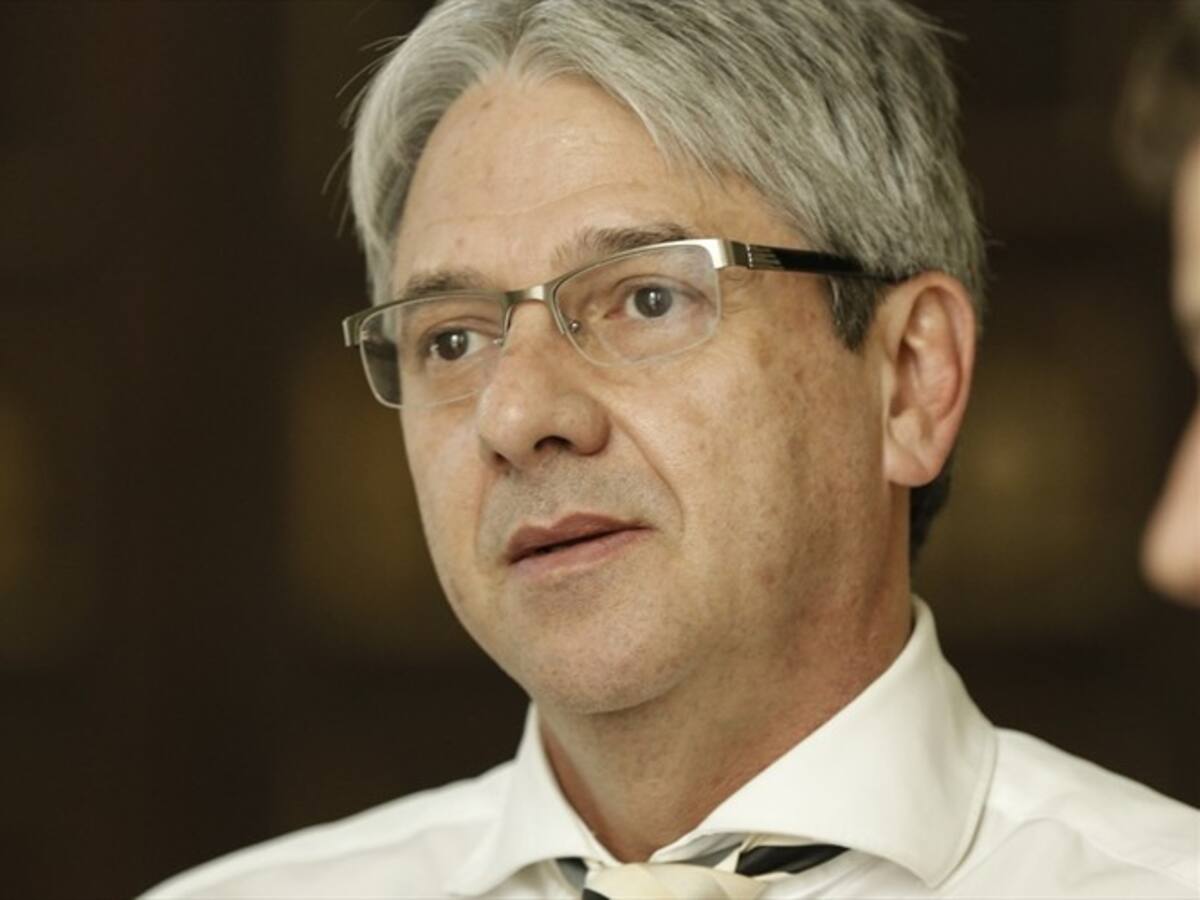 Falta más comunicación entre los ministros y el Congreso: Jaime Amín