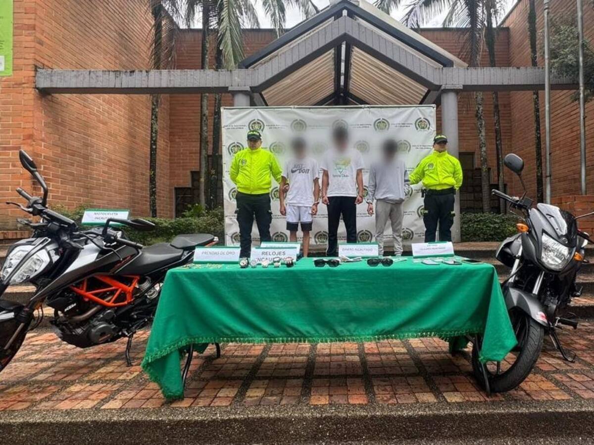 Capturan a tres hombres que hurtaban a turistas en Medellín tras aterrizar en Rionegro