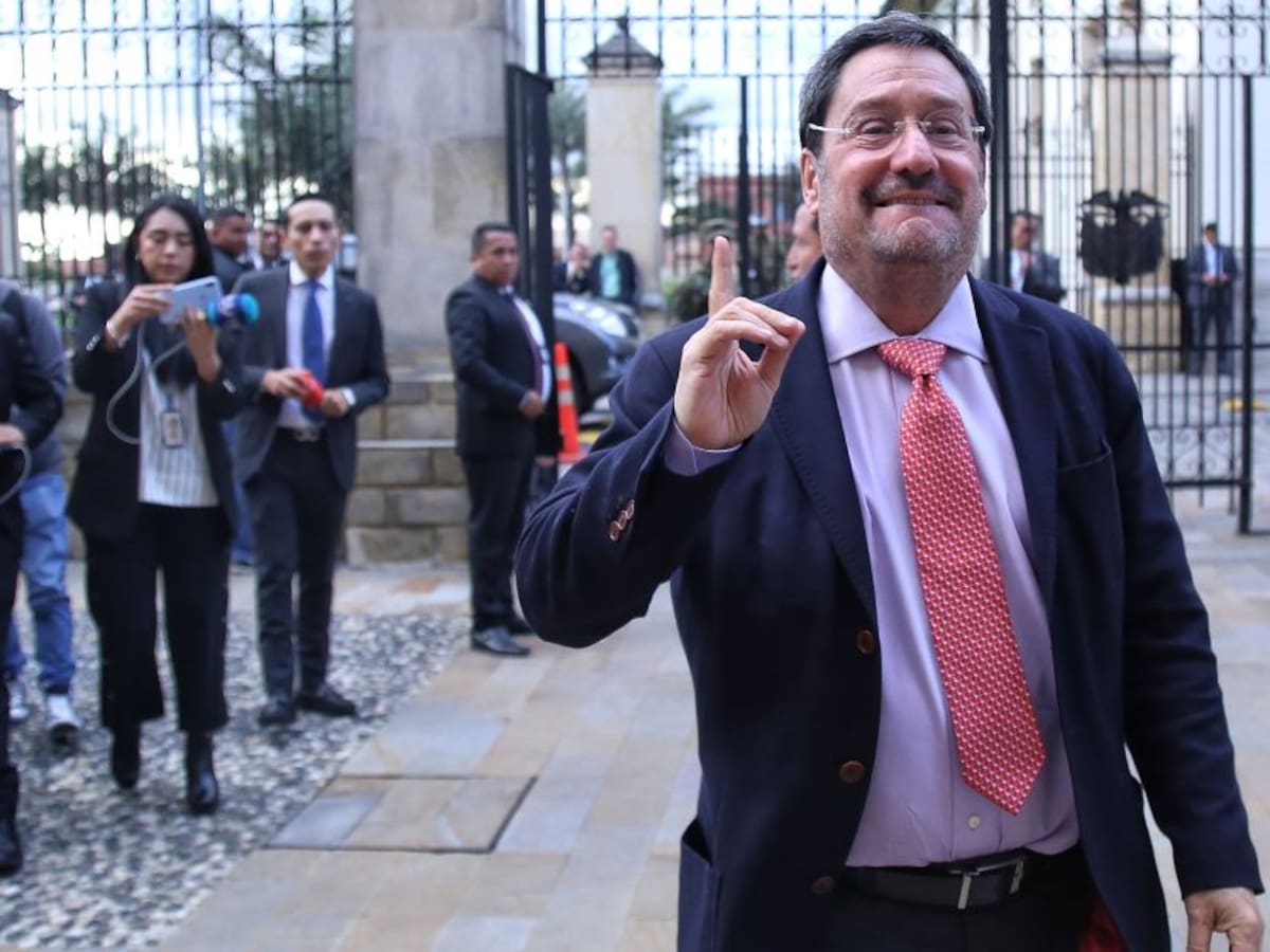 Santos de 'La Luciérnaga': “Yo vengo siendo un diplomático de alto vuelo"