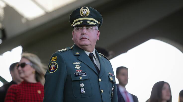 Es una conducta inaceptable en miembros de FF.MM.: general Giraldo sobre hombres armados