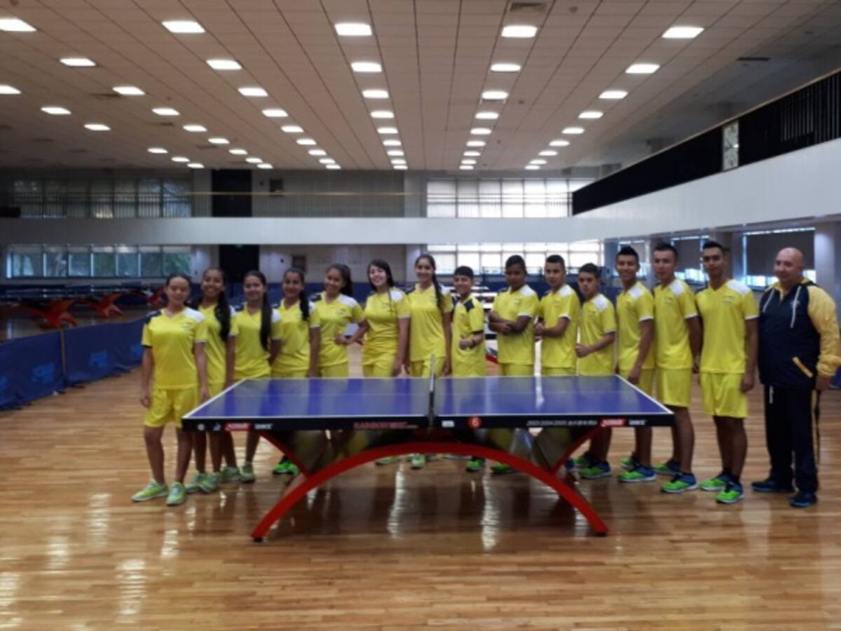 Niños colombianos amantes al Ping Pong visitan Pekín
