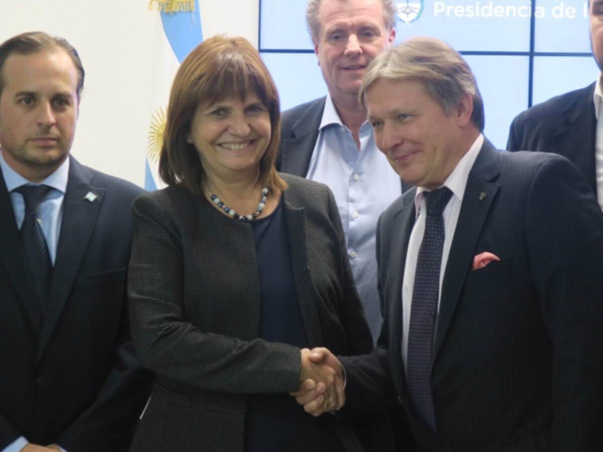 Argentina y Rusia firman convenio para evitar 'barras bravas' en el Mundial