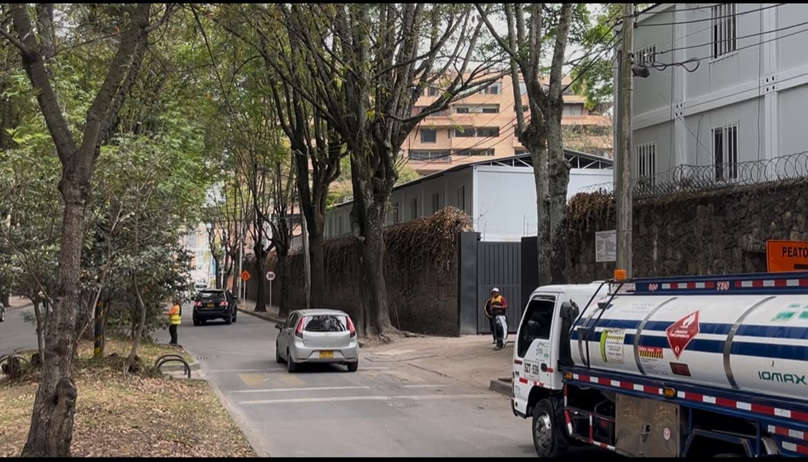 Vecinos denuncian bloqueos, ruido y riesgos por obras cerca de la futura Embajada de China en Bogotá