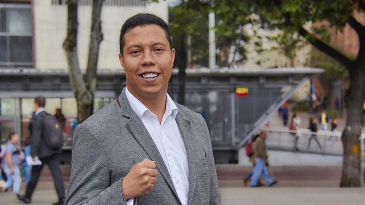 Esto será un futuro elefante blanco: concejal Colmenares sobre zonas de parqueo en Bogotá