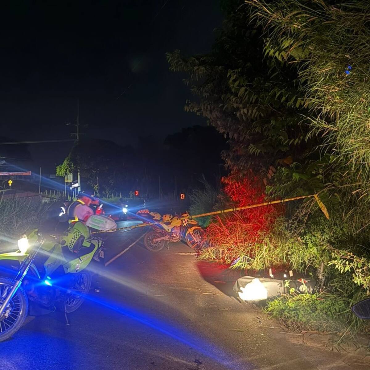 Un muerto y dos heridos dejó un aparatoso accidente de tránsito en vías del Quindío