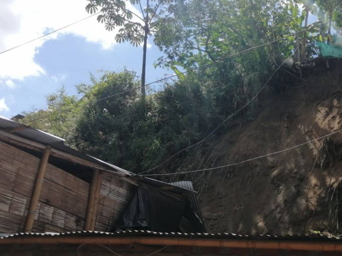 Habitantes de Santa Helena en Armenia habían alertado sobre derrumbes