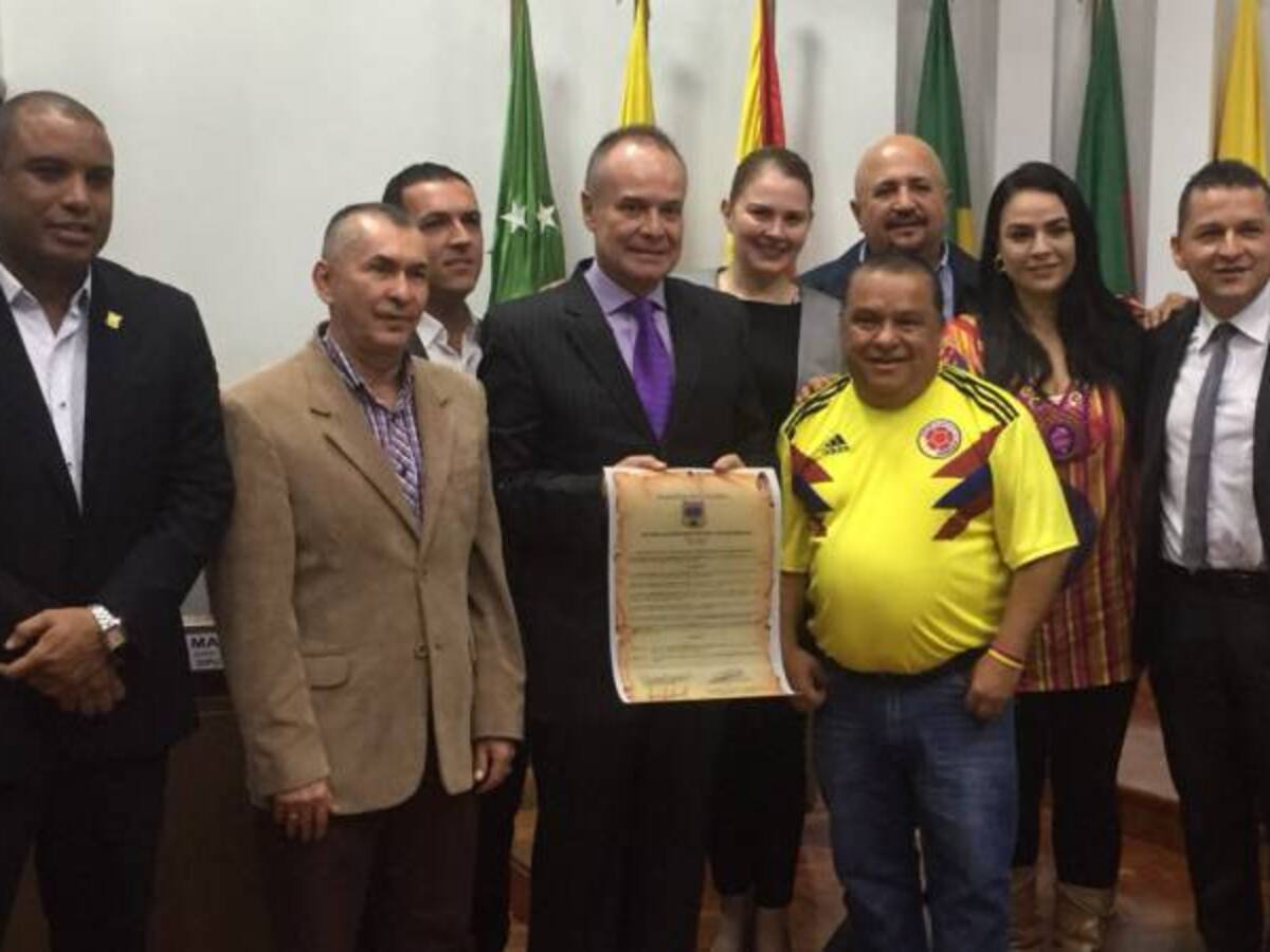 Asamblea de Risaralda condecoró a Gustavo 'El Tato' Sanint