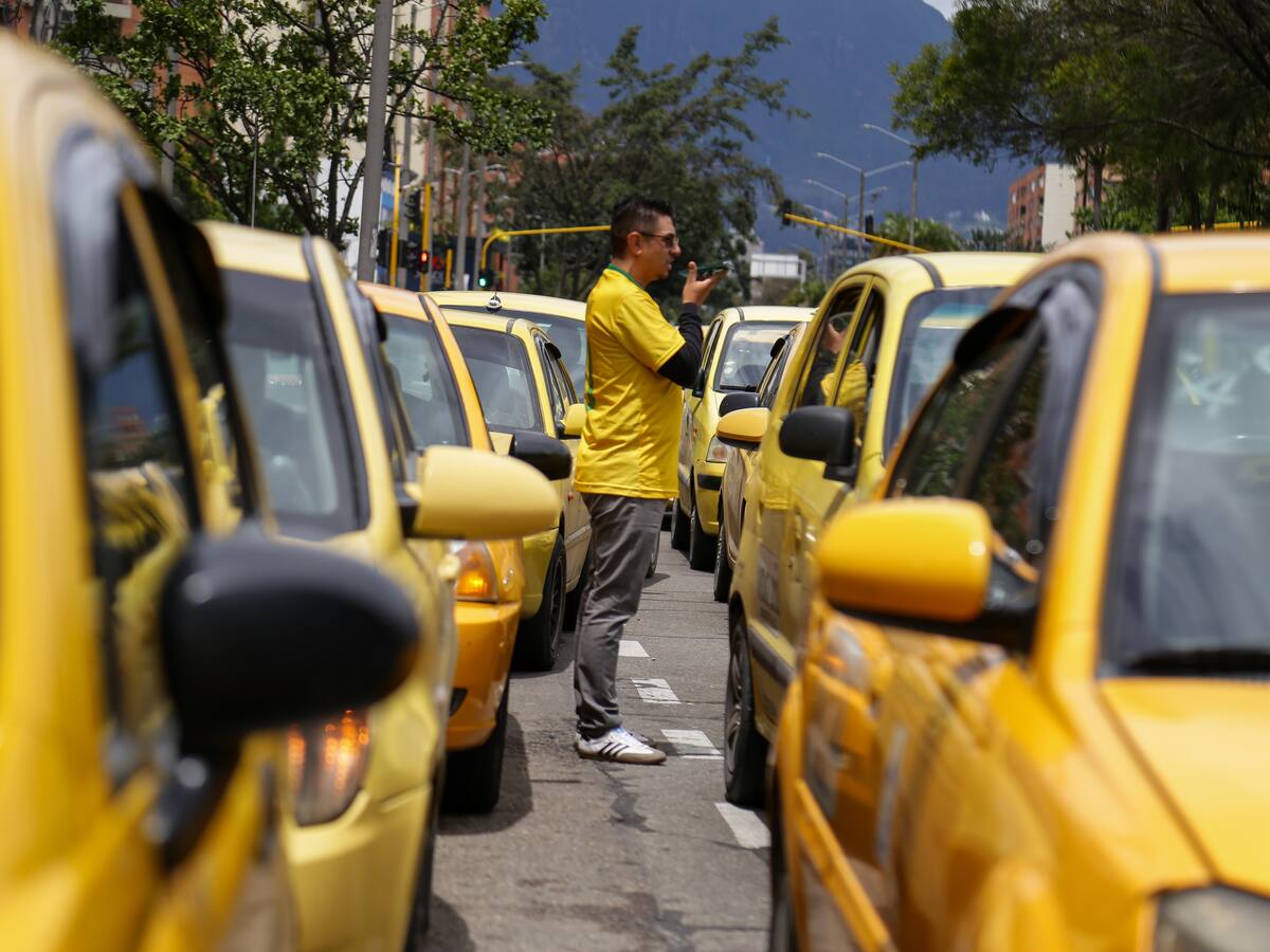 🔴 EN VIVO | Paro de taxistas y moteros en Bogotá: vías afectadas y bloqueos HOY 20 de agosto