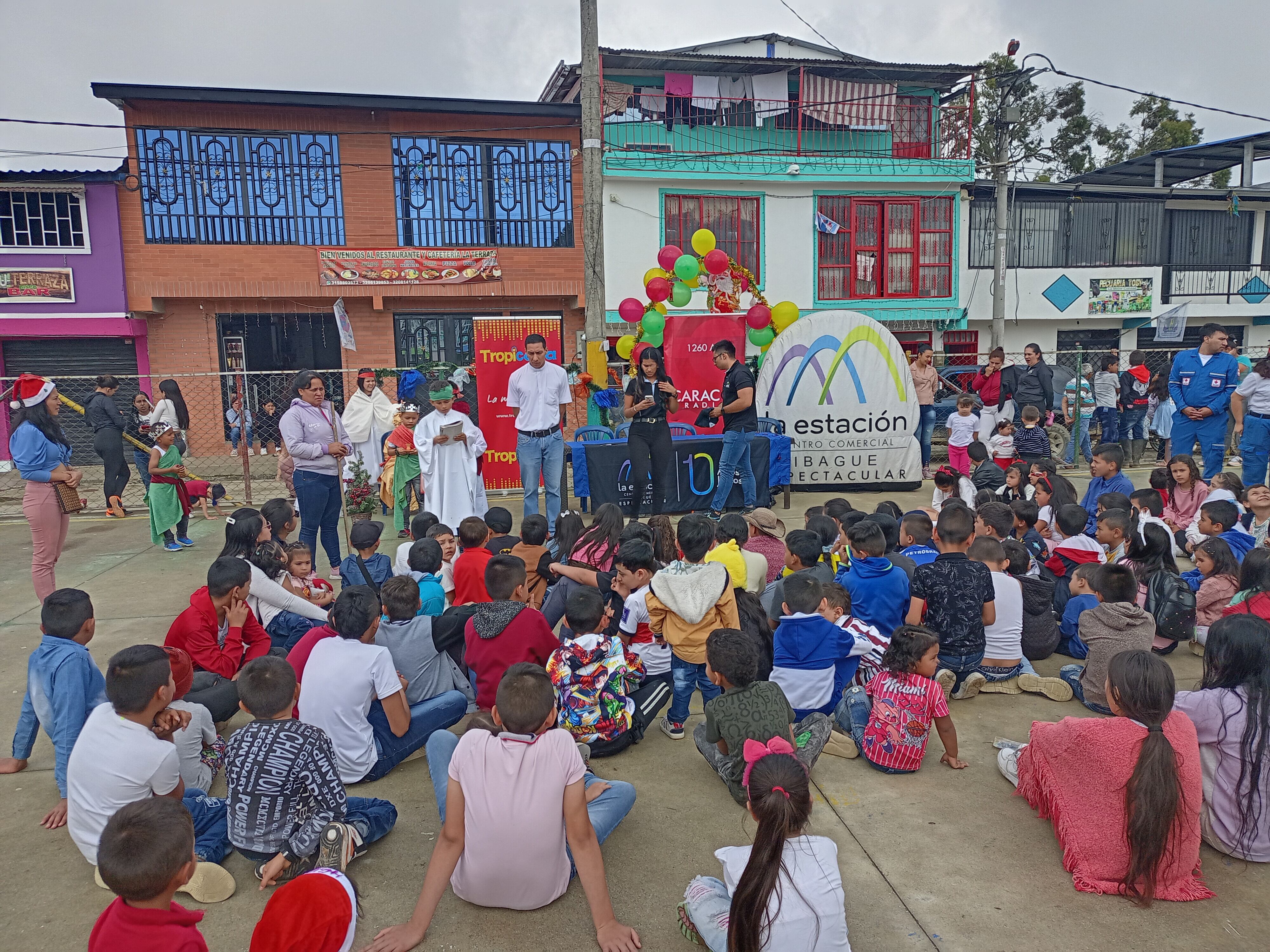 Entrega de regalos en el corregimiento de San Juan de la China en Ibagué