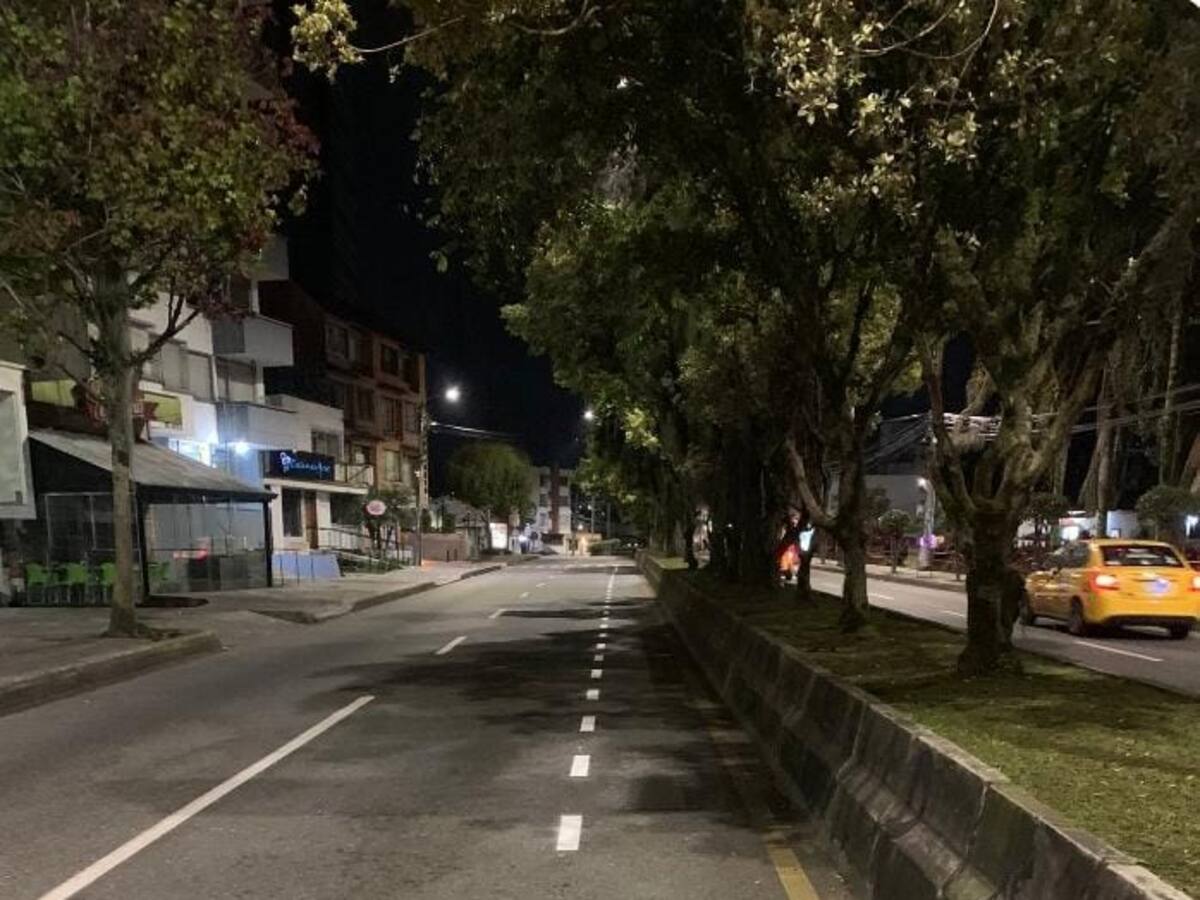 Los ciudadanos de Manizales repintaron parte de la ciclobanda sobre la avenida Santander