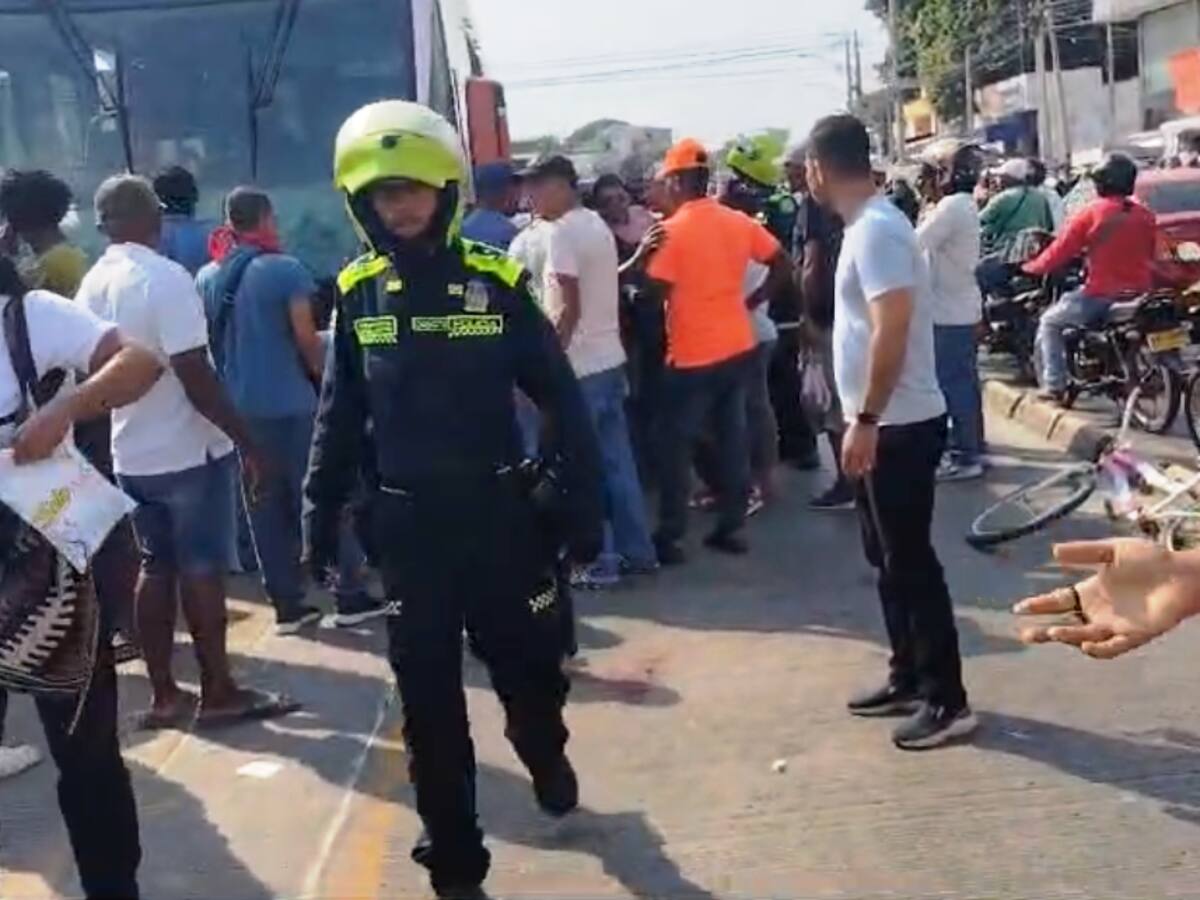 Mujer murió arrollada por bus de Transcaribe cuando al parecer cometía una imprudencia