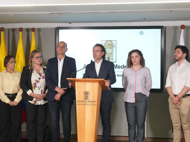 Alcalde de Medellín en declaratoria de Urgencia Hospitalaria. Cortesía: Alcaldía de Medellín.