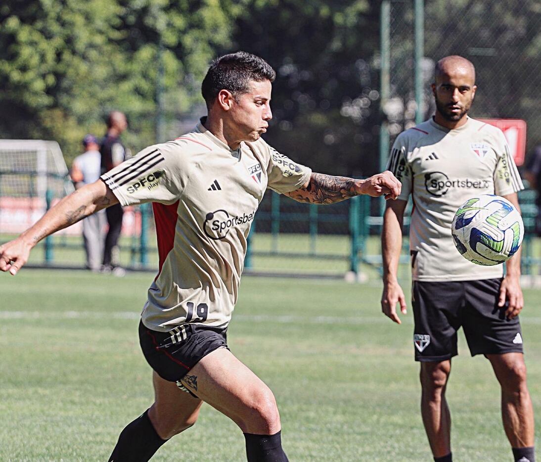 James Rodríguez en las prácticas con el Sao Paulo / Twitter: @SaoPauloFC.