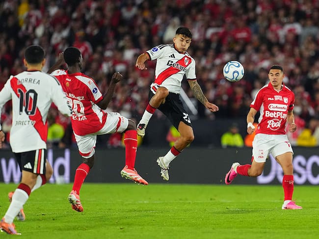 River Plate vs Santa Fe EN VIVO: transmisión y minuto a minuto del partido por Copa Sudamericana. (Photo by Andres Rot/Getty Images)