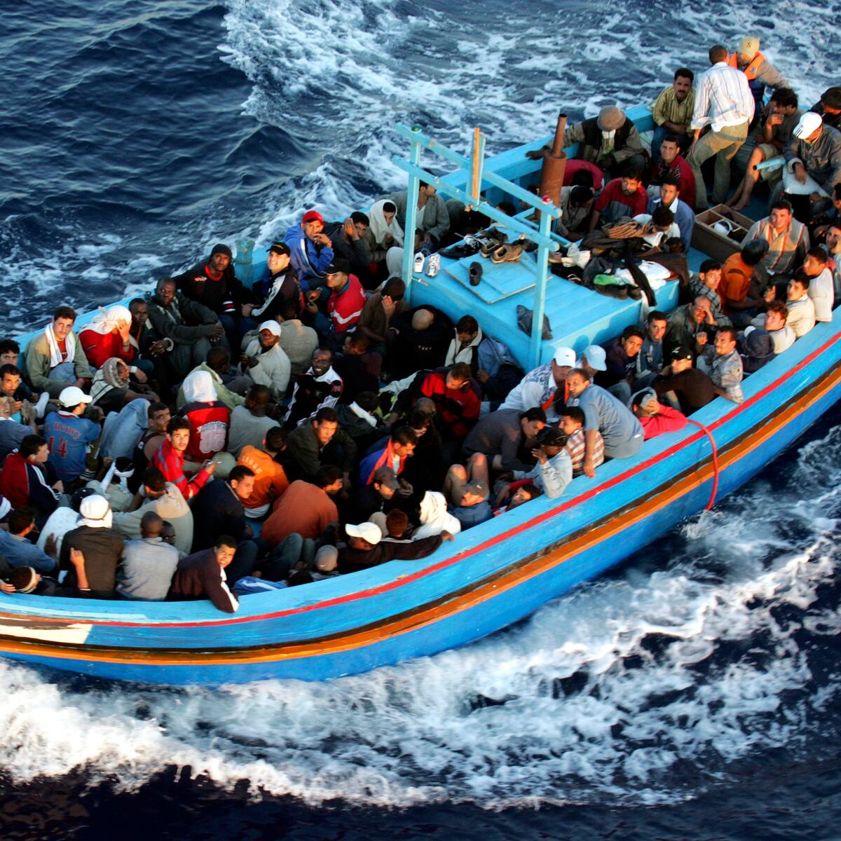 Al menos 1.300 migrantes llegaron por las costas italianas en las últimas 24 horas
