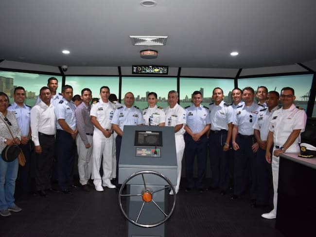 Escuela Naval de Cartagena recibió visita de la Fuerza Aérea Colombiana