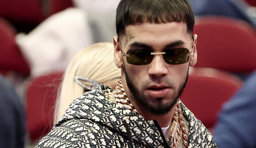 Mujer asegura que está embarazada de Anuel AA