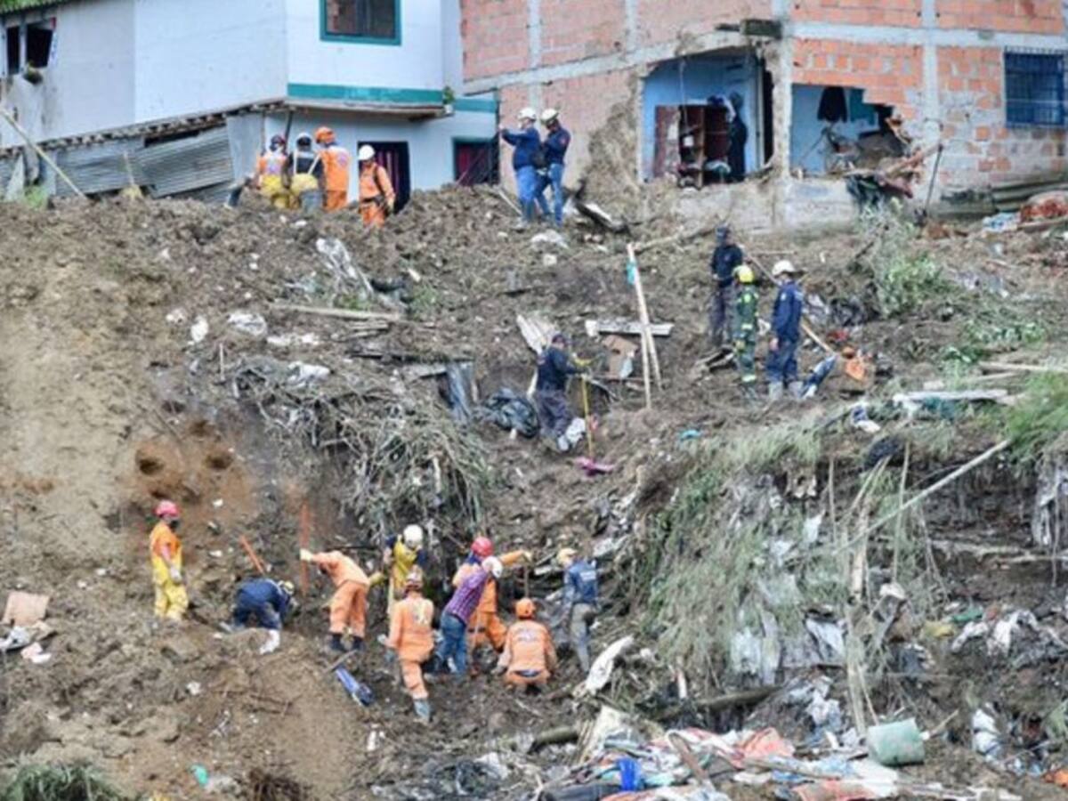Una persona sigue desaparecida en derrumbe entre Pereira y Dosquebradas