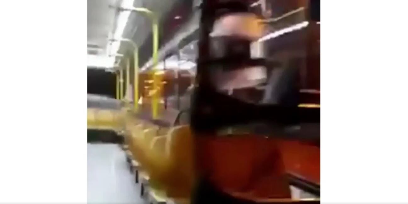 Video: Supuesto alma en pena atormenta a chofer de bus en Argentina | Captura de video