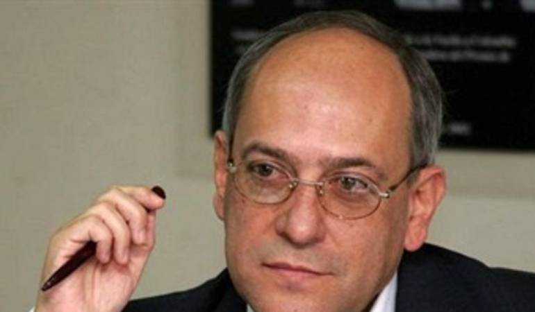 El gobierno del ex presidente Uribe también tiene responsabilidades políticas