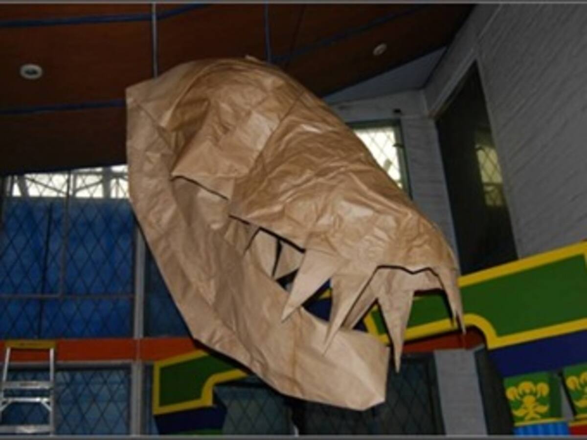 Artistas ecuatorianos elaboran la mayor figura de origami de Latinoamérica