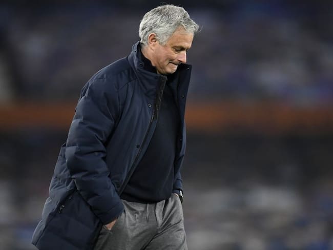 José Mourinho deja el cargo tras un año y medio de haber sido nombrado técnico del Tottenham.