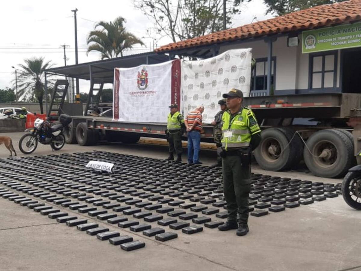 Más de 400 kilos de base de coca fueron incautados en vía La Línea