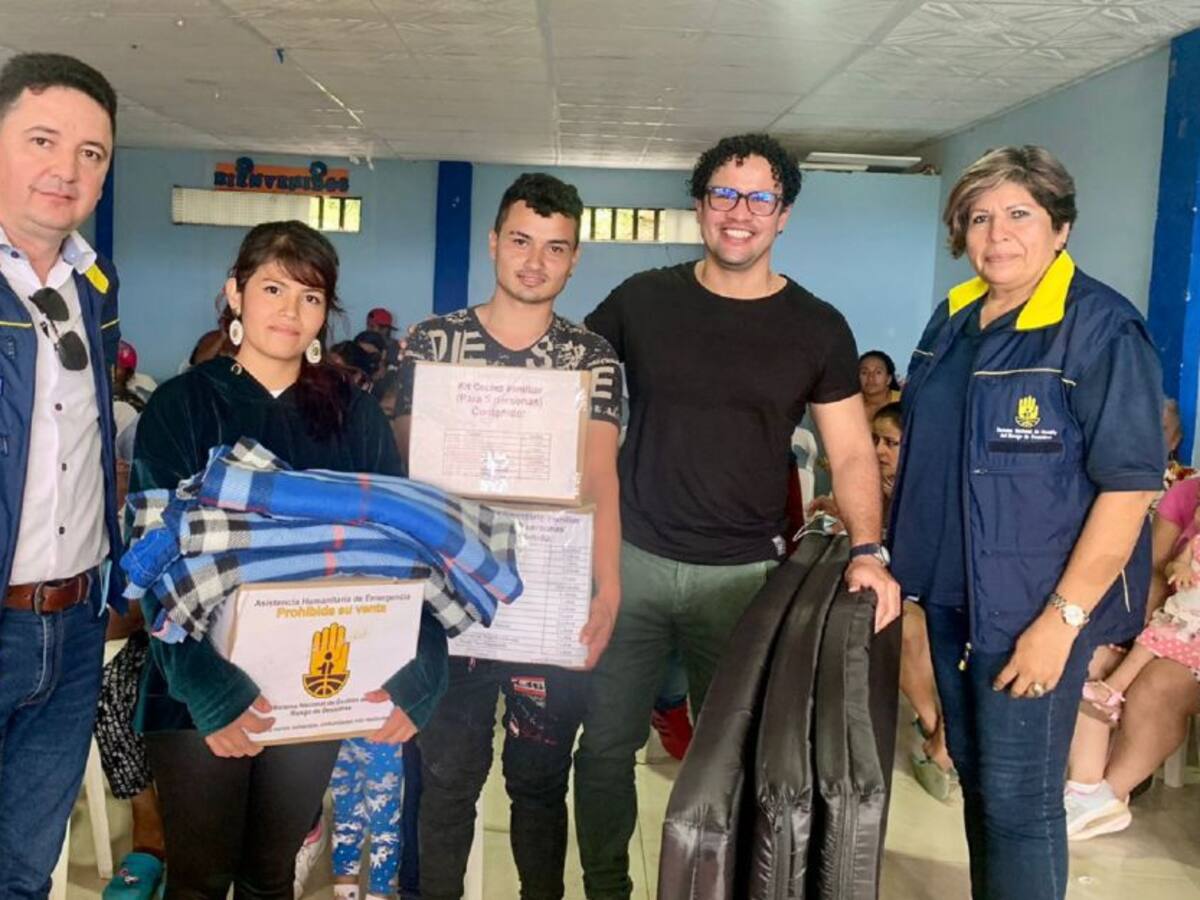 Ayudas humanitarias para damnificados de Íquira, Huila