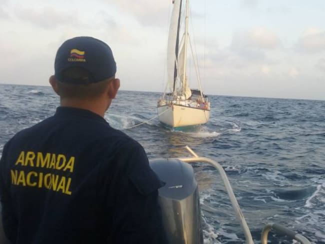 Armada Nacional rescata tres extranjeros que quedaron a la deriva cerca a Cartagena