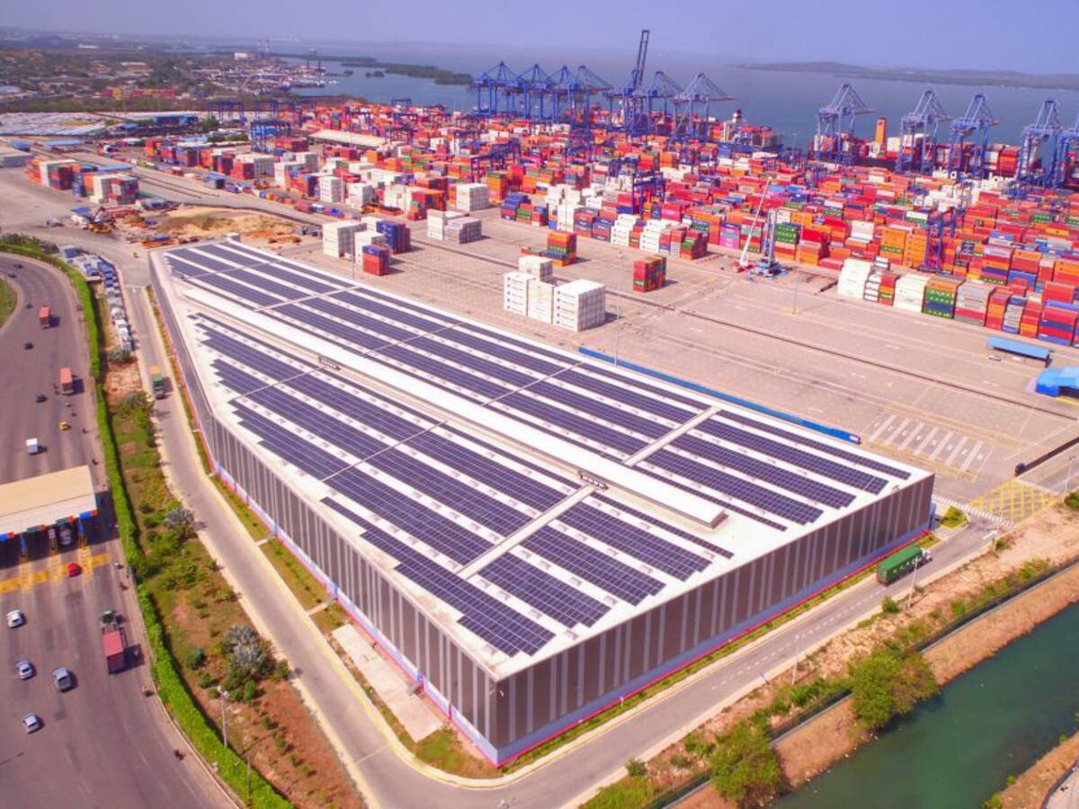 Celsia instaló 'megatecho' de energía solar en Contecar