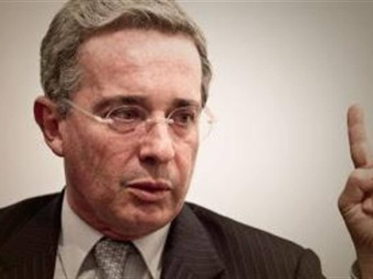 Díganle a ese bandido (Yair Klein) que presente pruebas sobre las acusaciones que me hace: Álvaro Uribe