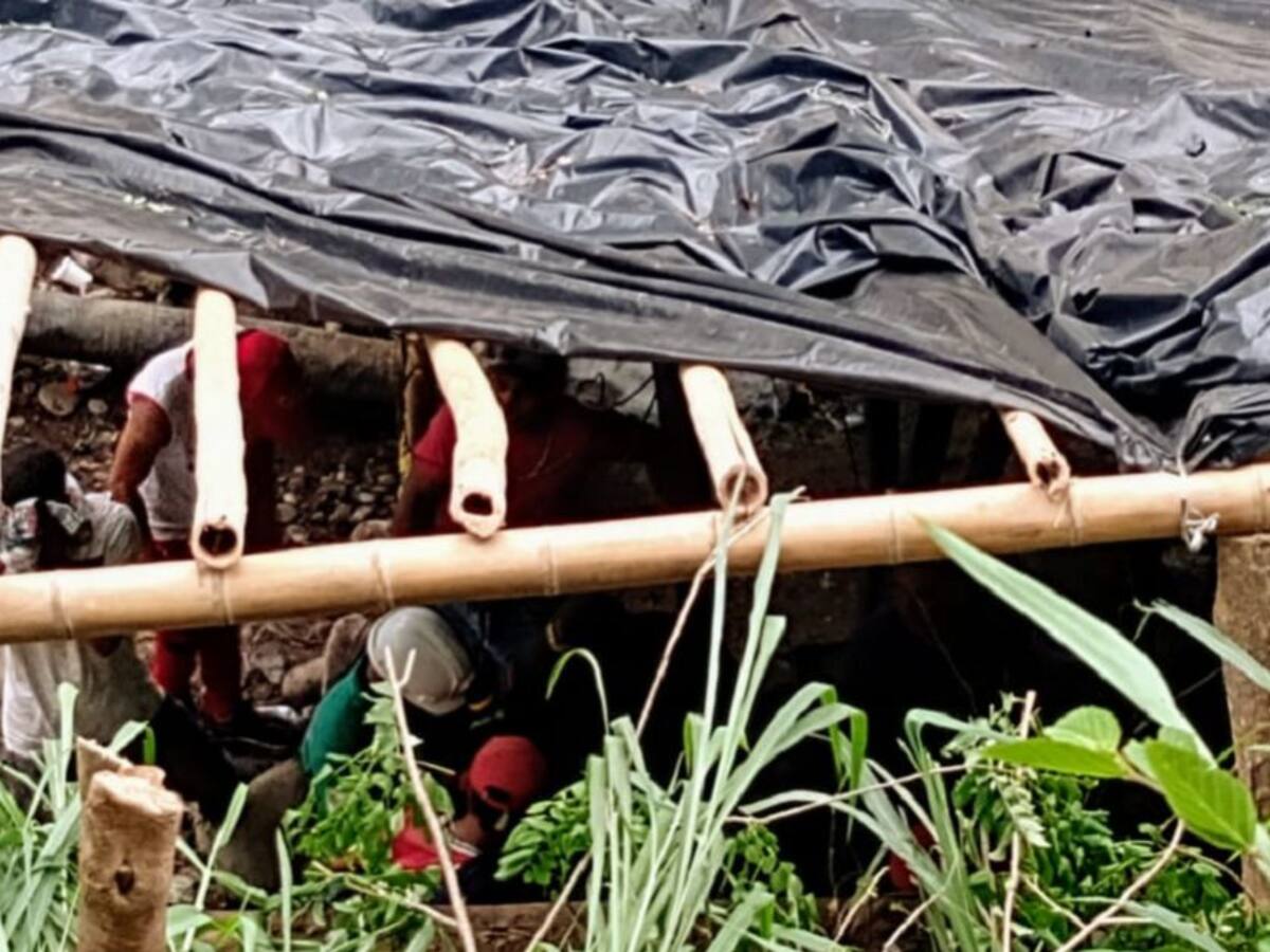 Entre los mineros atrapados habría dos venezolanos