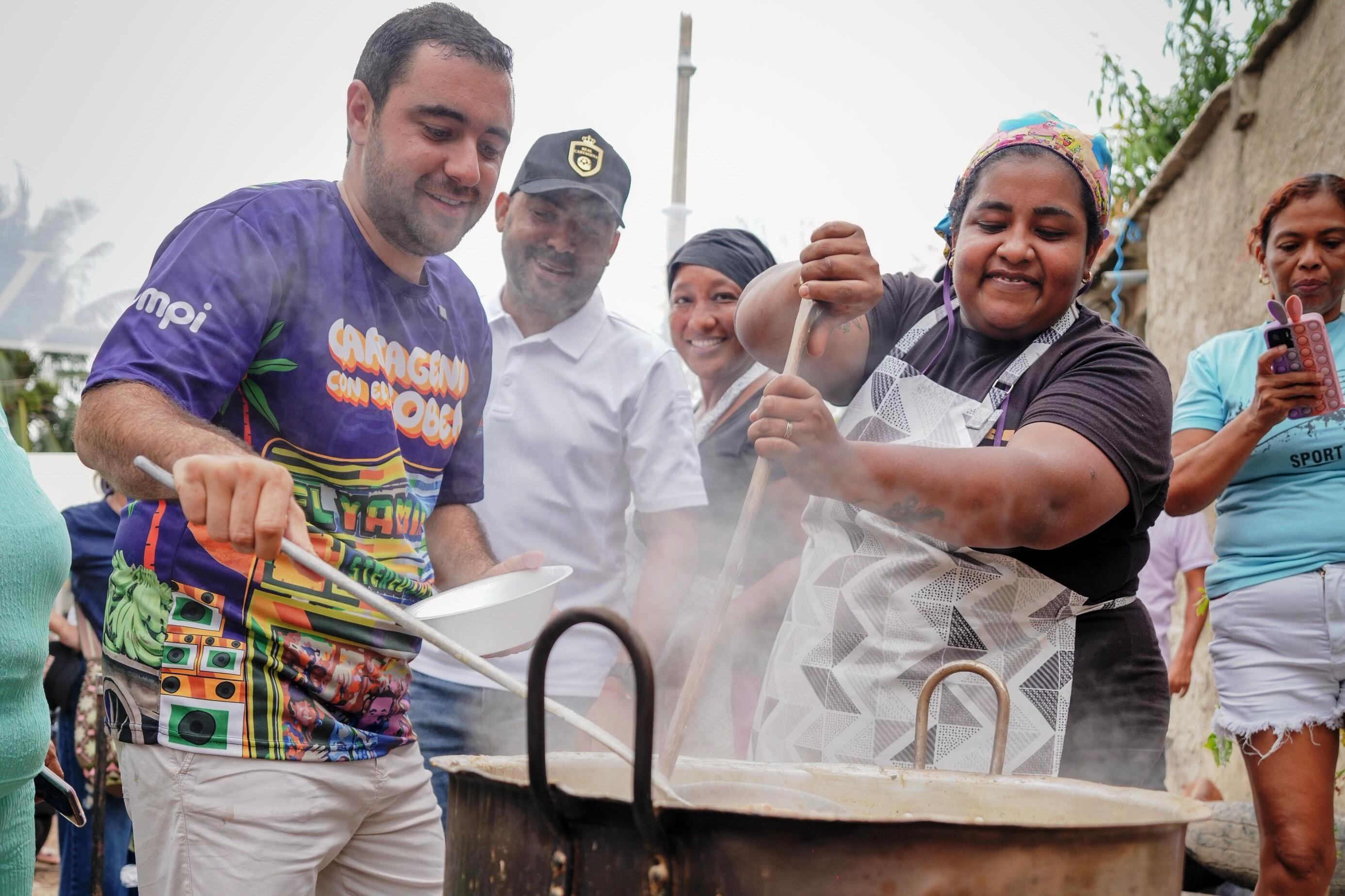 Gobernación de Bolívar llevó 40 ollas comunitarias a barrios de Cartagena