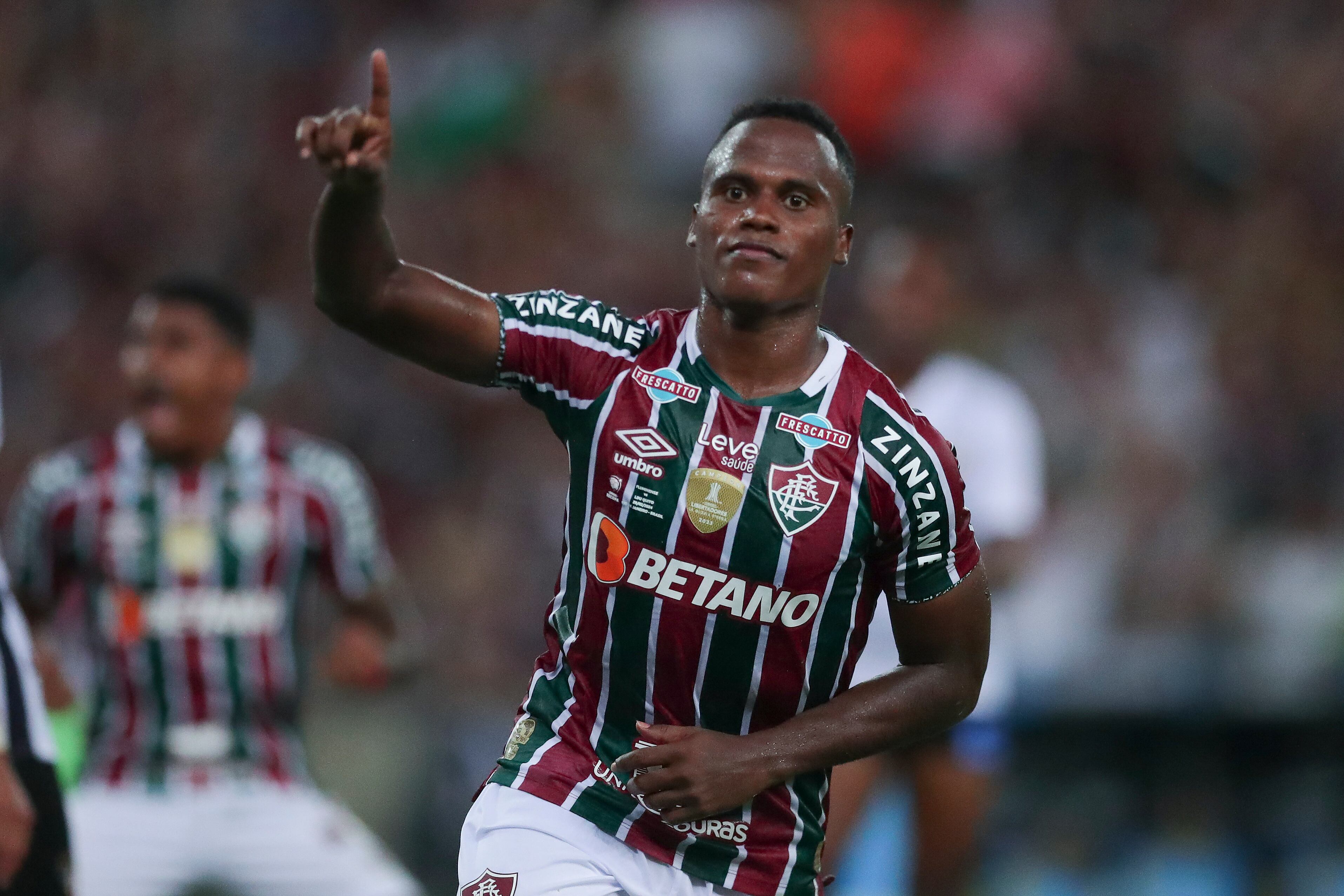 AMDEP7618. RÍO DE JANEIRO (BRASIL), 29/02/2024.- Jhon Arias de Fluminense celebra su gol este jueves, en la final de la Recopa Sudamericana entre Fluminense y LDU Quito en el estadio Maracaná en Río de Janeiro (Brasil). EFE/ Andre Coelho