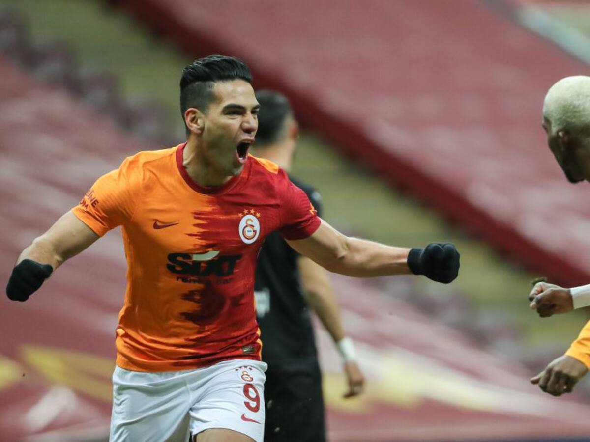 Falcao volvió a la titular del Galatasaray con doblete