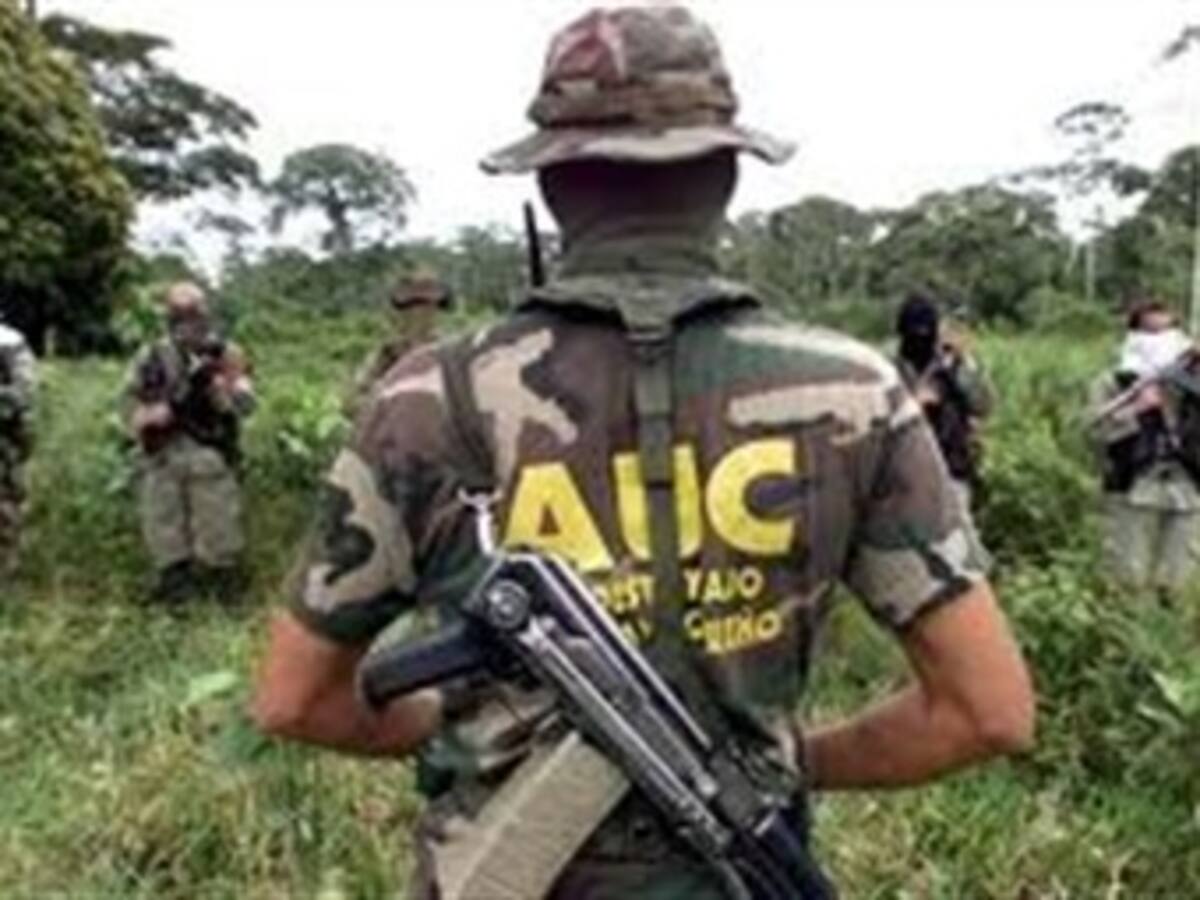 Libres 14 líderes políticos procesado por nexos con paramilitares
