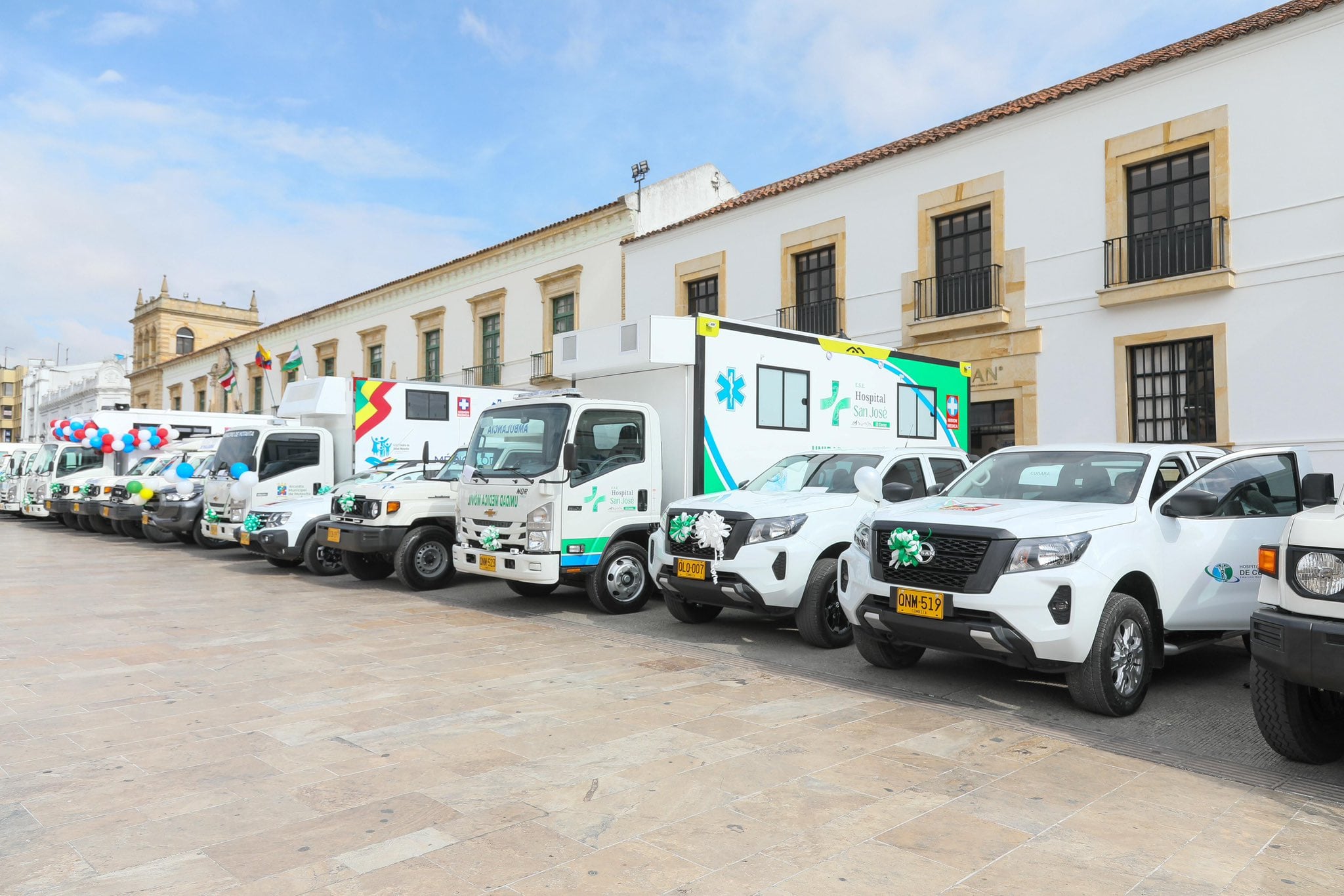 Los nuevos vehículos beneficiarán a 30 municipios y fortalecerán brigadas médicas, prevención y acceso a especialistas en regiones apartadas.