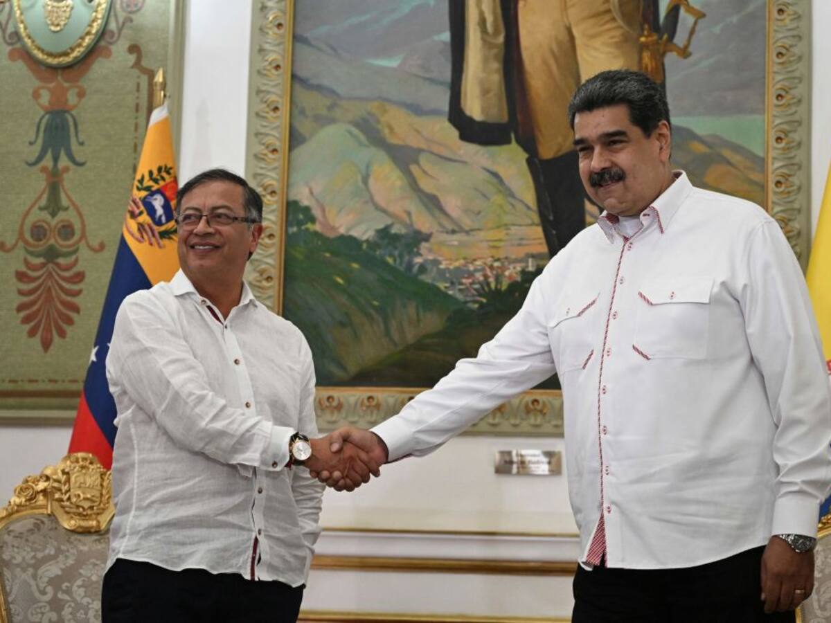 Maduro ofrece inteligencia de Venezuela para investigar presuntos planes de atentar contra Petro