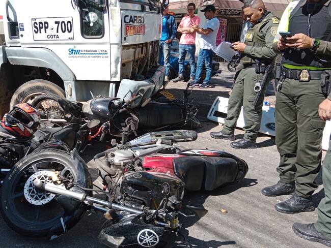 Un camión perdió el control y arrolló a cinco personas entre esas una menor de edad