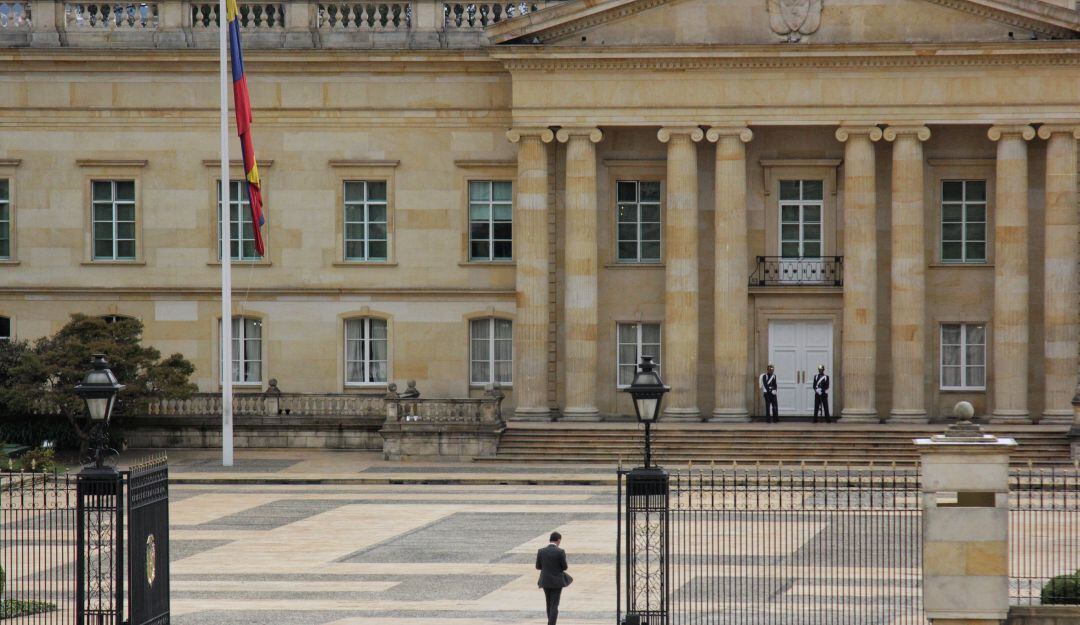 El presidente firmó el decreto que hace cambios a la planta de personal del Departamento Administraivo