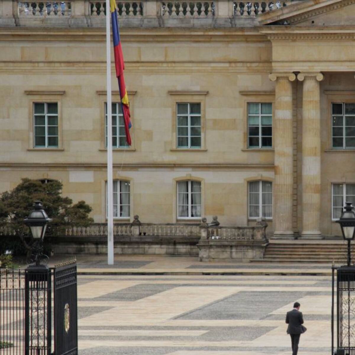 Duque firma decreto que suprime varias consejerías y cargos en el Gobierno