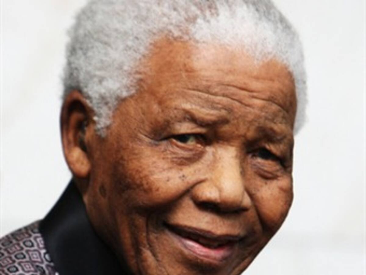 Mandela, hospitalizado de nuevo por una "recaída de su infección pulmonar"