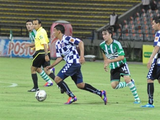 Nacional golea 4-0 al Boyacá Chicó y asume parcialmente el liderato