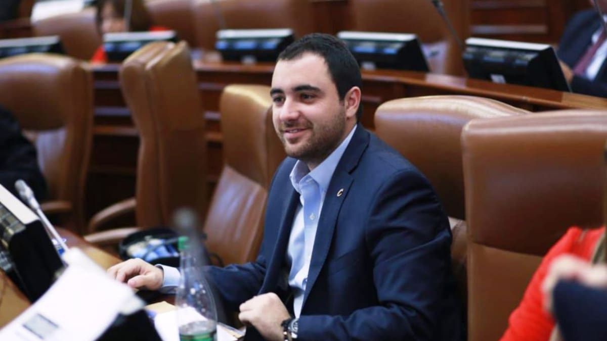 Representante Yamil Arana renuncia a curul para lanzarse a la gobernación de Bolivar