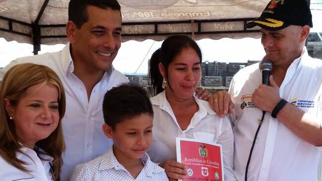 Vicepresidente Germán Vargas Lleras y la Ministra de Vivienda Ciudad y Territorio, Elsa Noguera