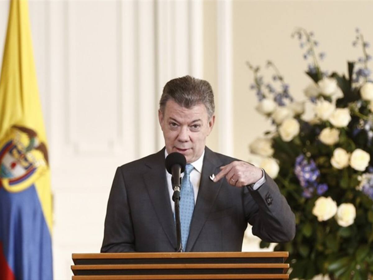 Santos afirma que se reunió con los partidos para concretar respaldos a proyectos